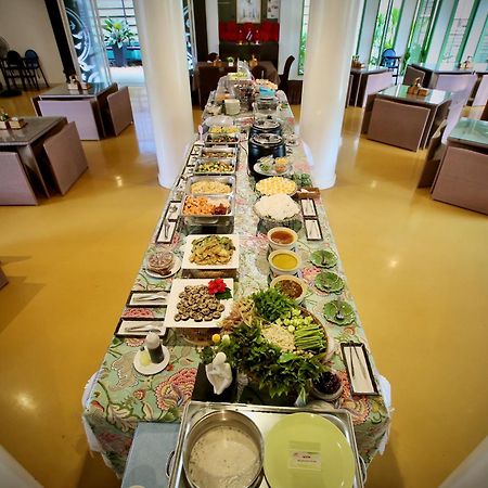 A-Te Chumphon Hotel - Sha Plus Luaran gambar
