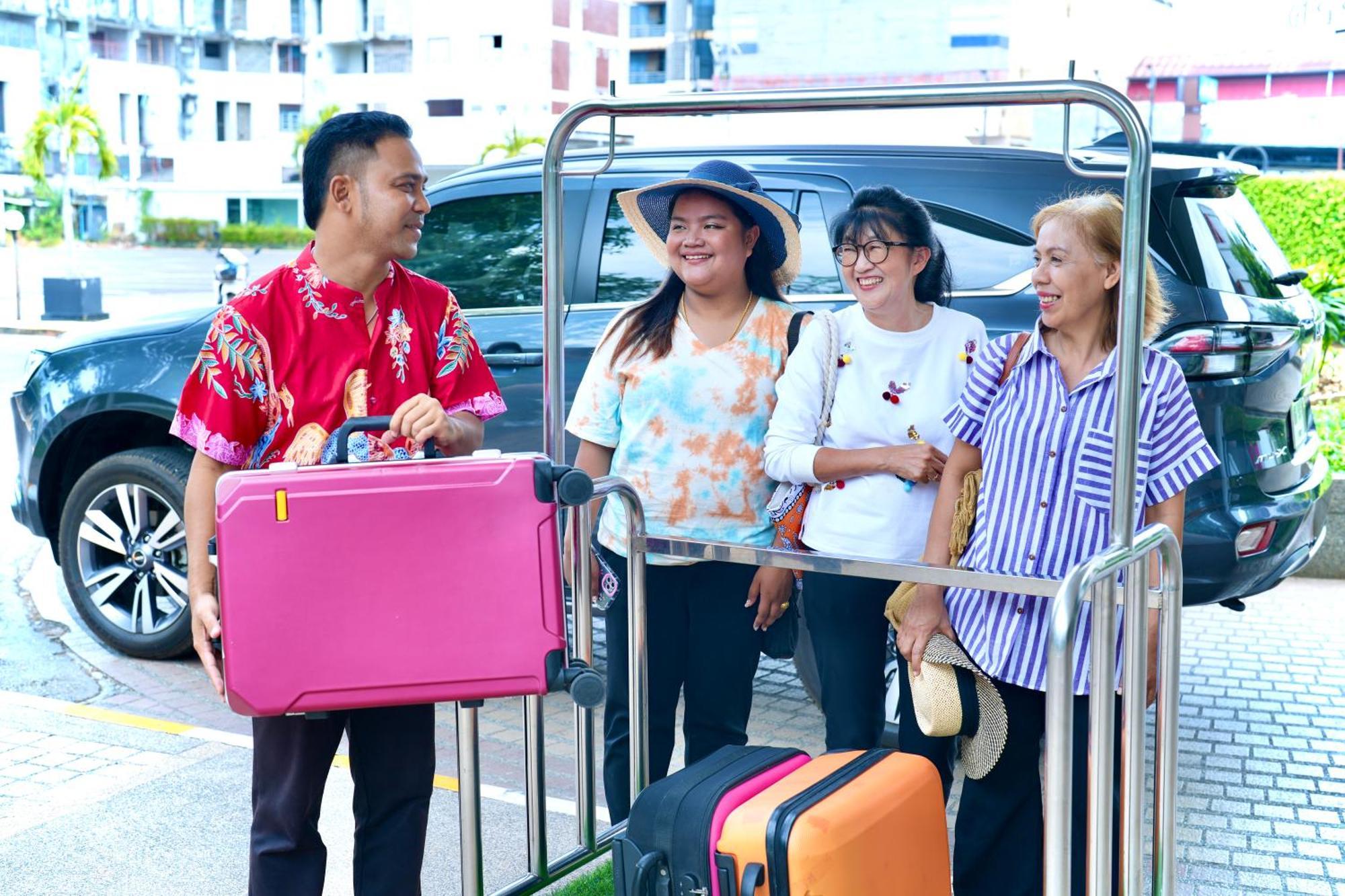 A-Te Chumphon Hotel - Sha Plus Luaran gambar