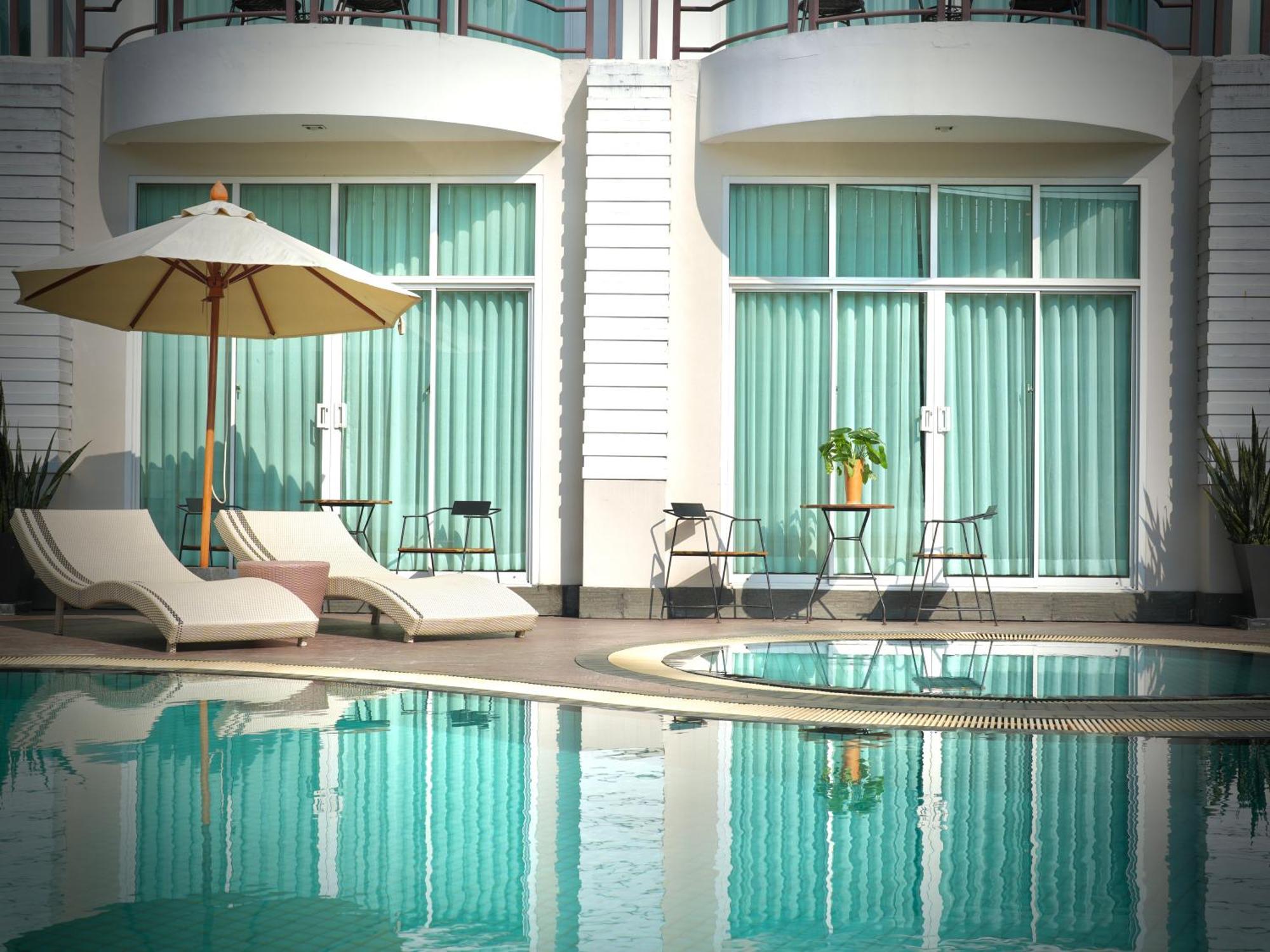 A-Te Chumphon Hotel - Sha Plus Luaran gambar