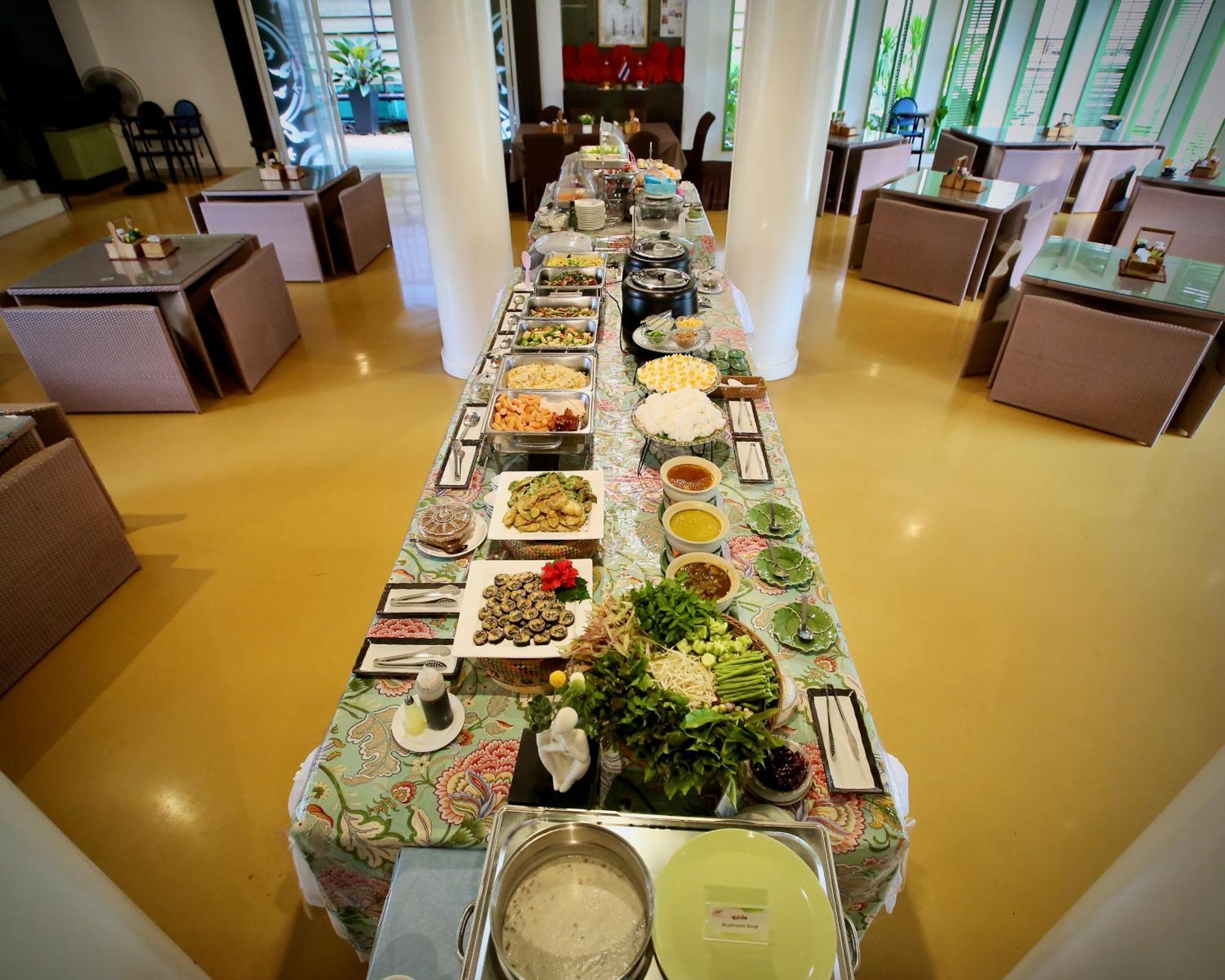 A-Te Chumphon Hotel - Sha Plus Luaran gambar