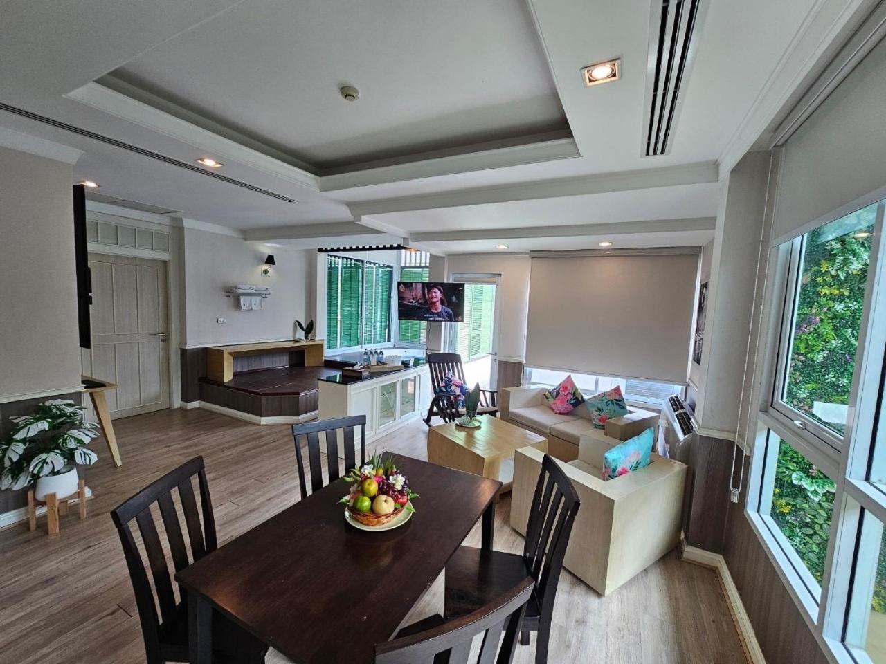 A-Te Chumphon Hotel - Sha Plus Luaran gambar