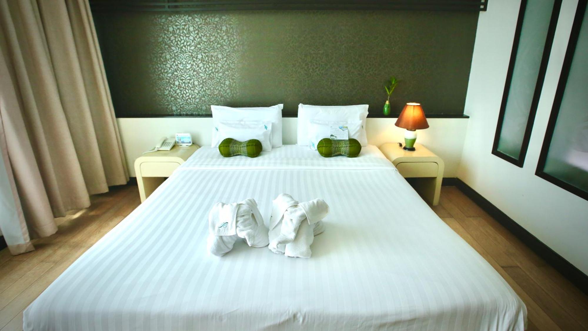 A-Te Chumphon Hotel - Sha Plus Luaran gambar